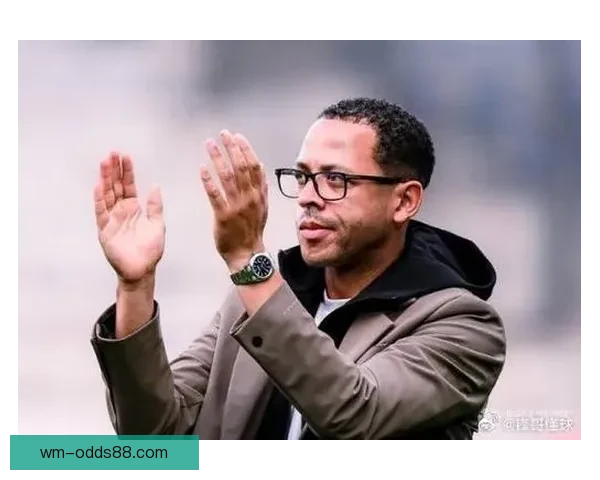 罗塞尼尔谈吉滕斯训练再度受伤并回应与恩佐谈话将择机说明原因细